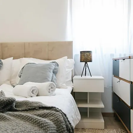 La Ze - Three Bedroom With Swimming Pool Willa Rogoznica (Sibenik-Knin)