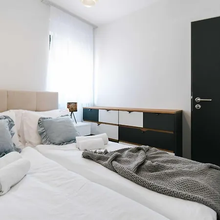 La Ze - Three Bedroom With Swimming Pool Rogoznica (Sibenik-Knin)