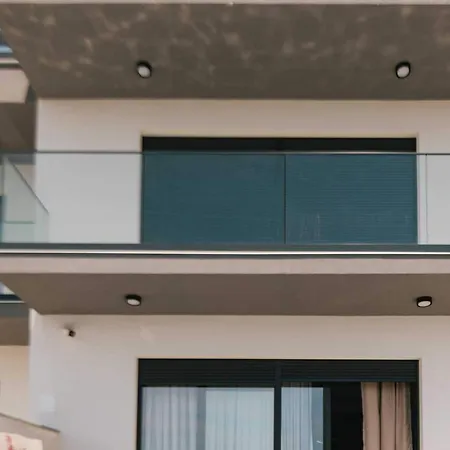 La Ze - Three Bedroom With Swimming Pool Villa Rogoznica (Sibenik-Knin)