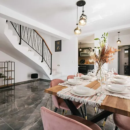 La Ze - Three Bedroom With Swimming Pool * Rogoznica (Sibenik-Knin)