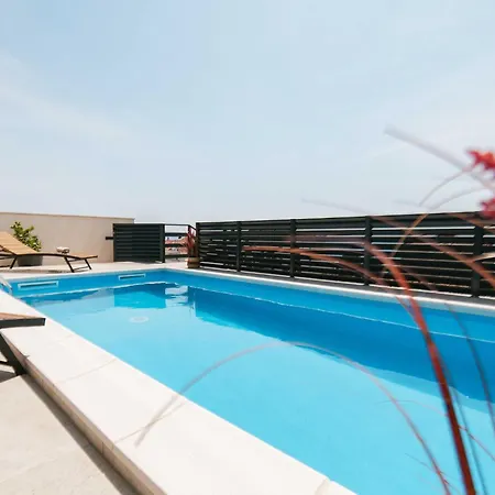 La Ze - Three Bedroom With Swimming Pool Willa