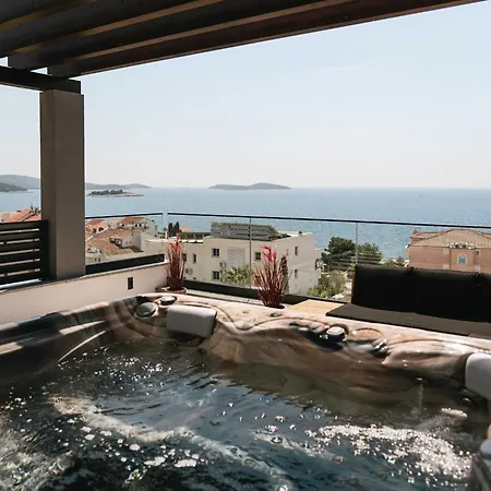 Willa La Ze - Three Bedroom With Swimming Pool *