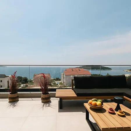 La Ze - Three Bedroom With Swimming Pool *