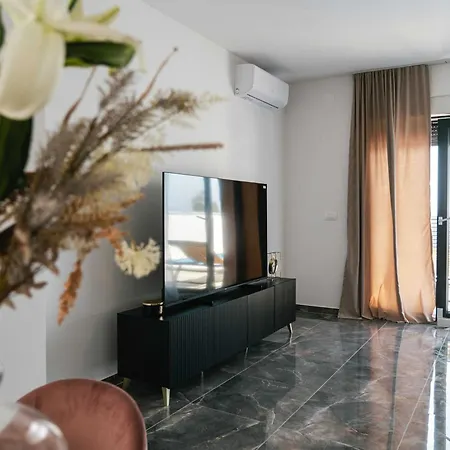 Willa La Ze - Three Bedroom With Swimming Pool