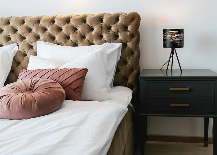 Villa La Ze - Three Bedroom With Swimming Pool *