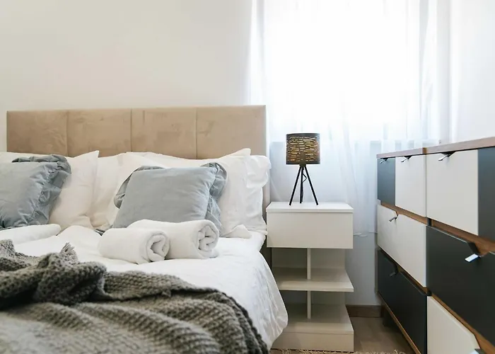 La Ze - Three Bedroom With Swimming Pool Villa Rogoznica (Sibenik-Knin)