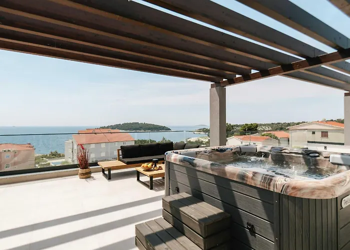 La Ze - Three Bedroom With Swimming Pool *