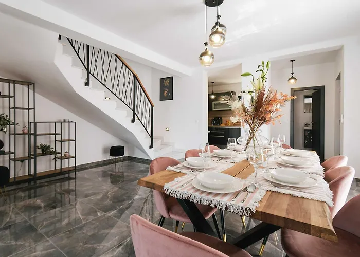 La Ze - Three Bedroom With Swimming Pool * Rogoznica (Sibenik-Knin)