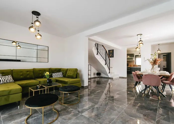 Vila La Ze - Three Bedroom With Swimming Pool *