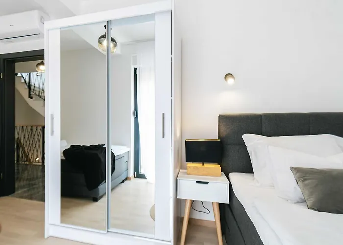 La Ze - Three Bedroom With Swimming Pool *