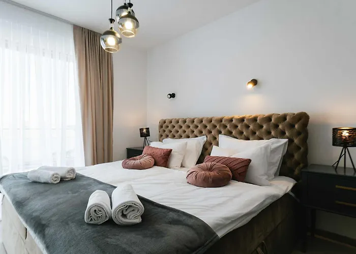 Villa La Ze - Three Bedroom With Swimming Pool *