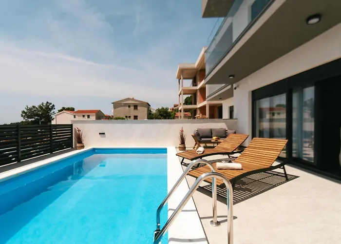 La Ze - Three Bedroom With Swimming Pool Villa Rogoznica (Sibenik-Knin)