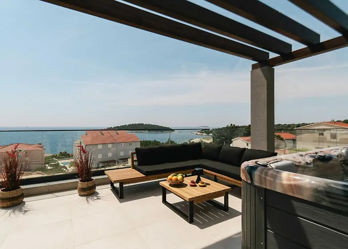 La Ze - Three Bedroom With Swimming Pool *