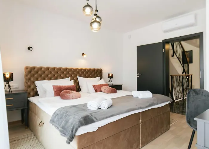 La Ze - Three Bedroom With Swimming Pool Rogoznica (Sibenik-Knin)